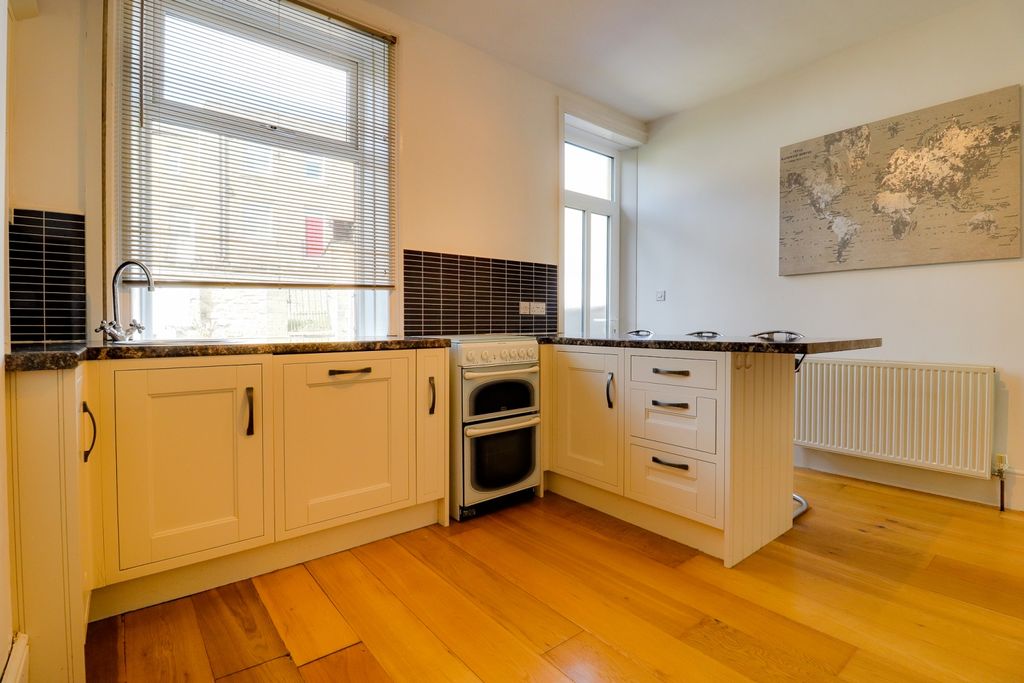 Property photo 2 of 14 Haywoods-10