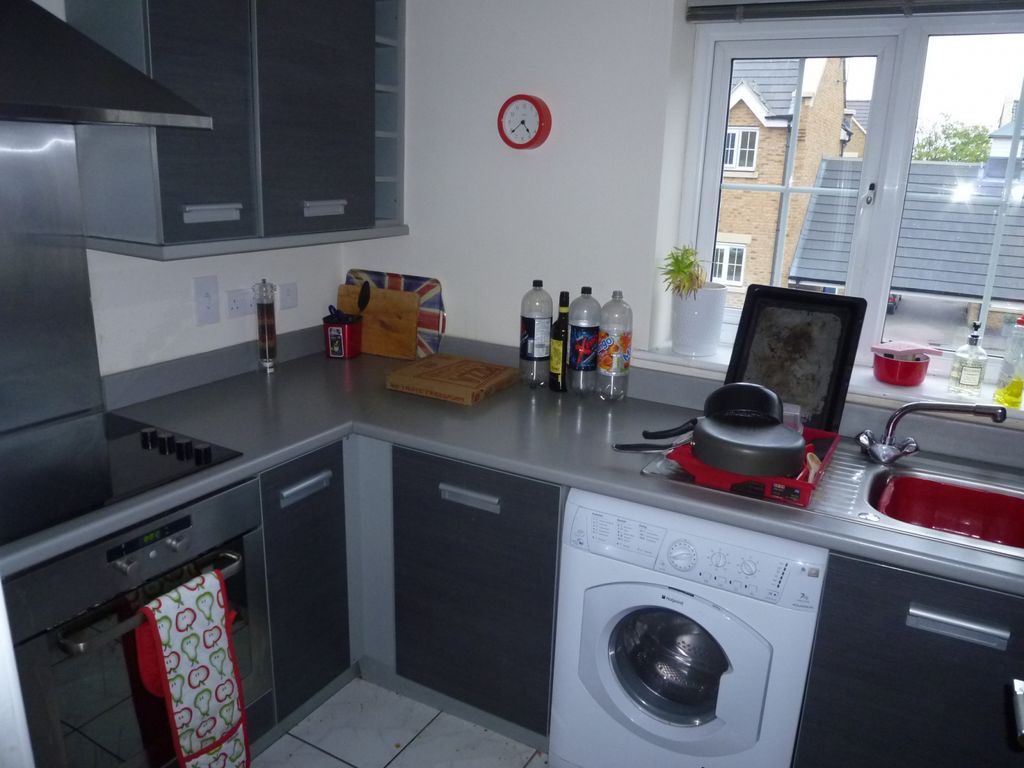 Property photo 2 of 6 Kitchen