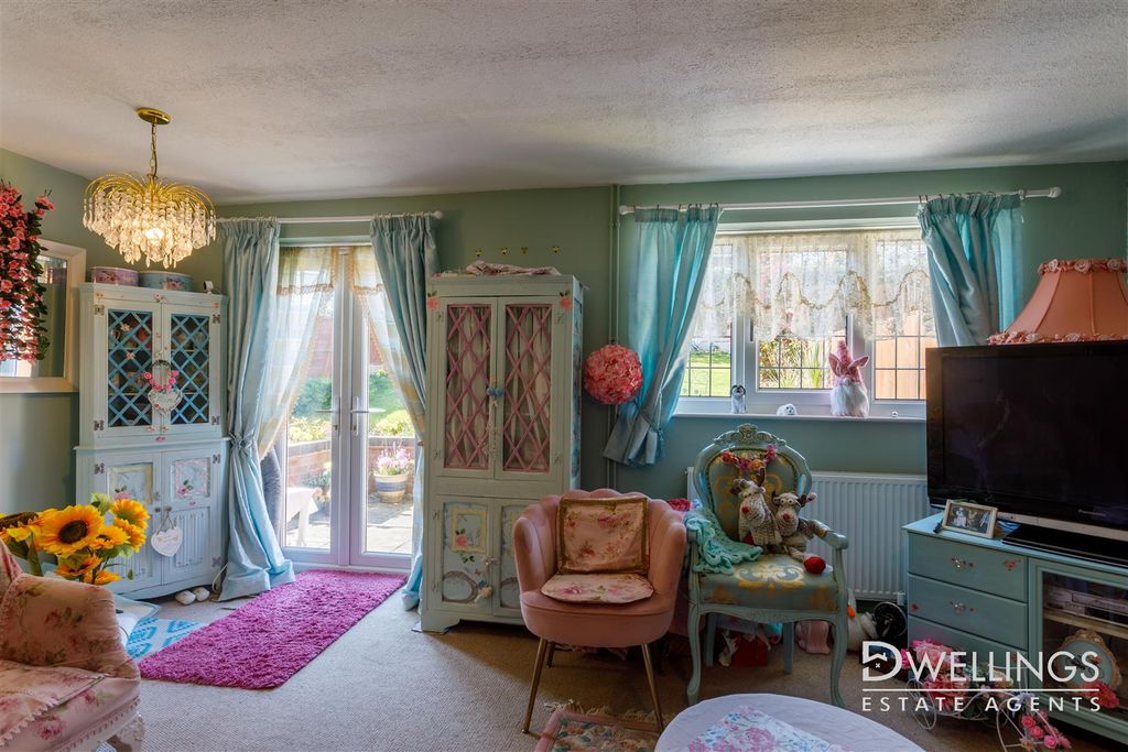 Property photo 2 of 17 Dwelest- 7 Lordswell Road, Shobnall, De14 2Ta - 01