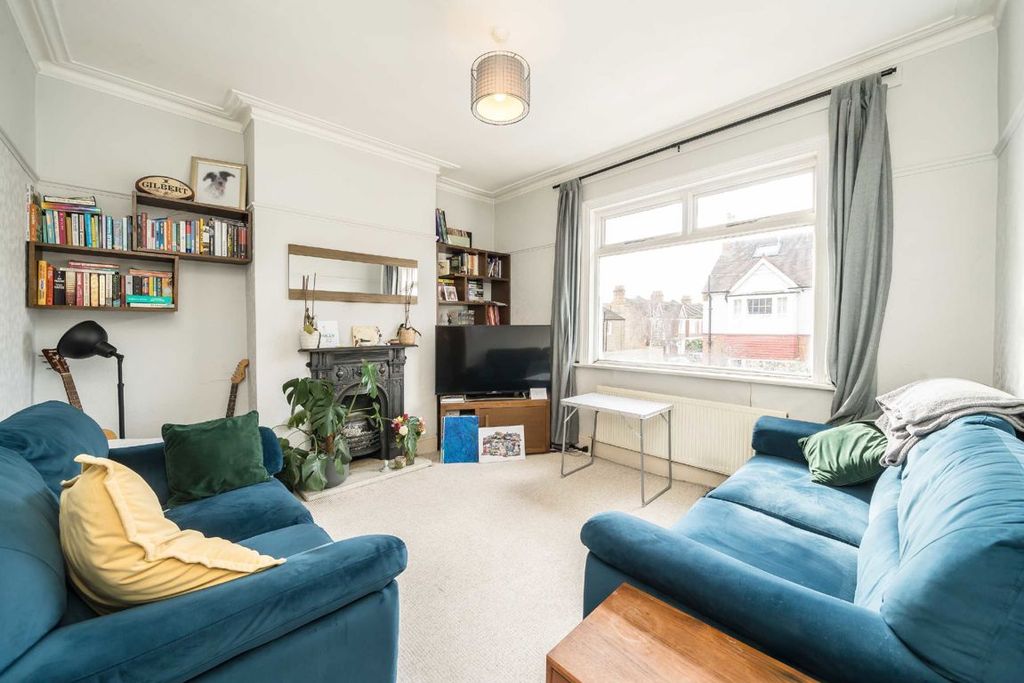 Property photo 2 of 6