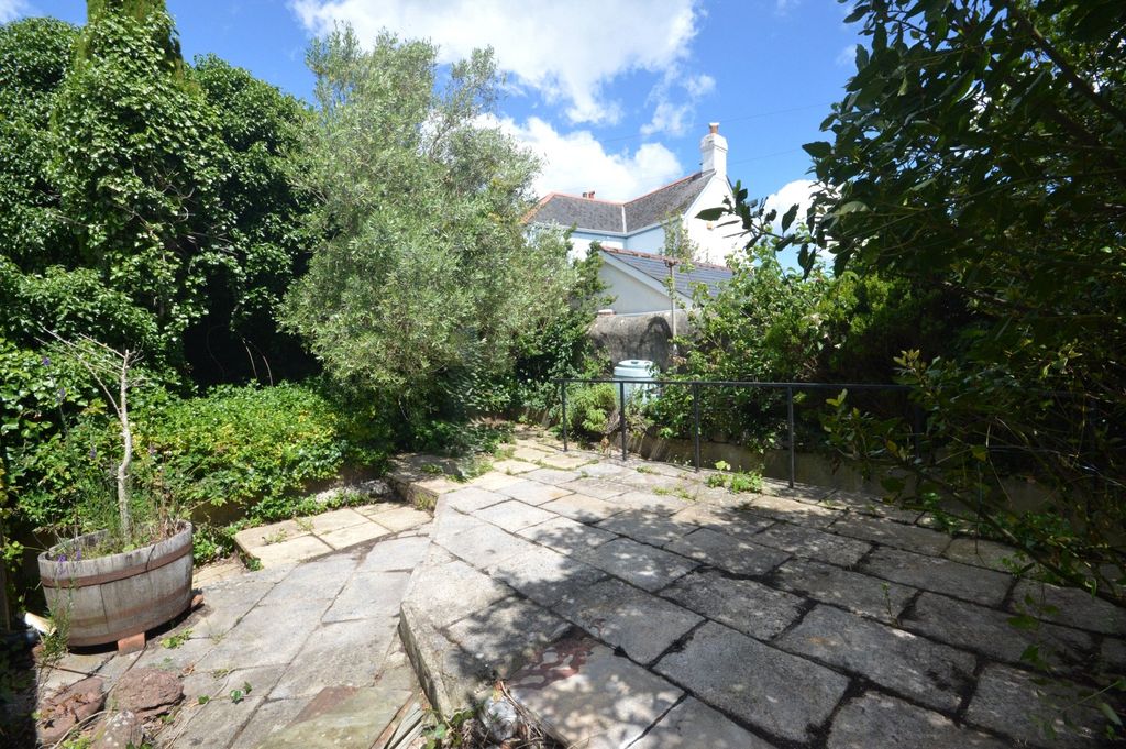 Property photo 2 of 17 Picture No. 11