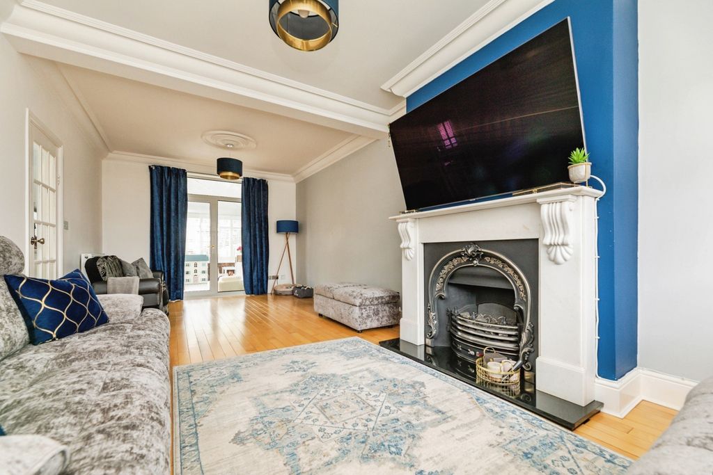 Property photo 3 of 25 Photo