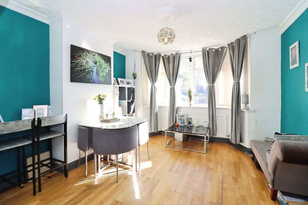 Property photo 3 of 15