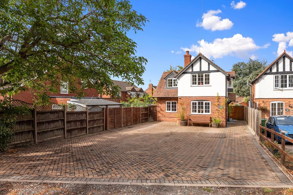 Property photo 1 of 40