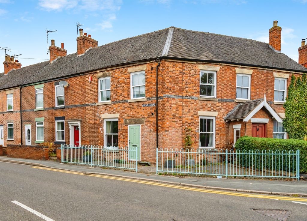 Property photo 1 of 17 Entrance Door: