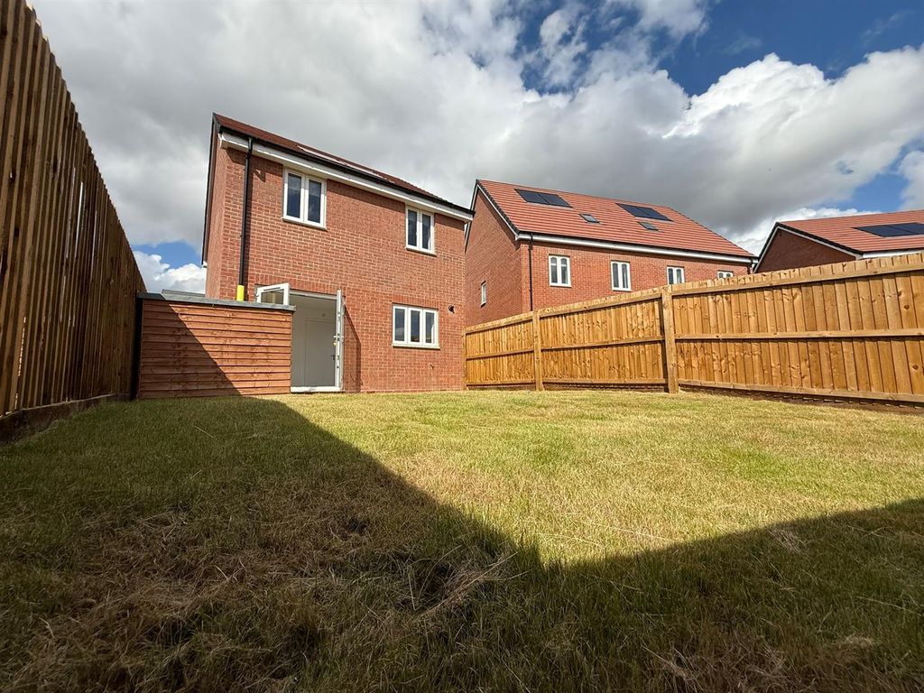 Property photo 2 of 13 5448E14d-6E30-4664-8ee4-Fc31A1cc073E.Jpg