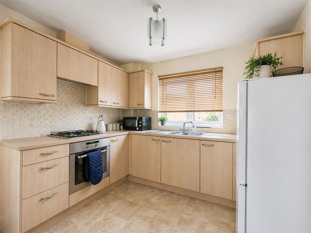 Property photo 3 of 8 Kitchen 2.Png