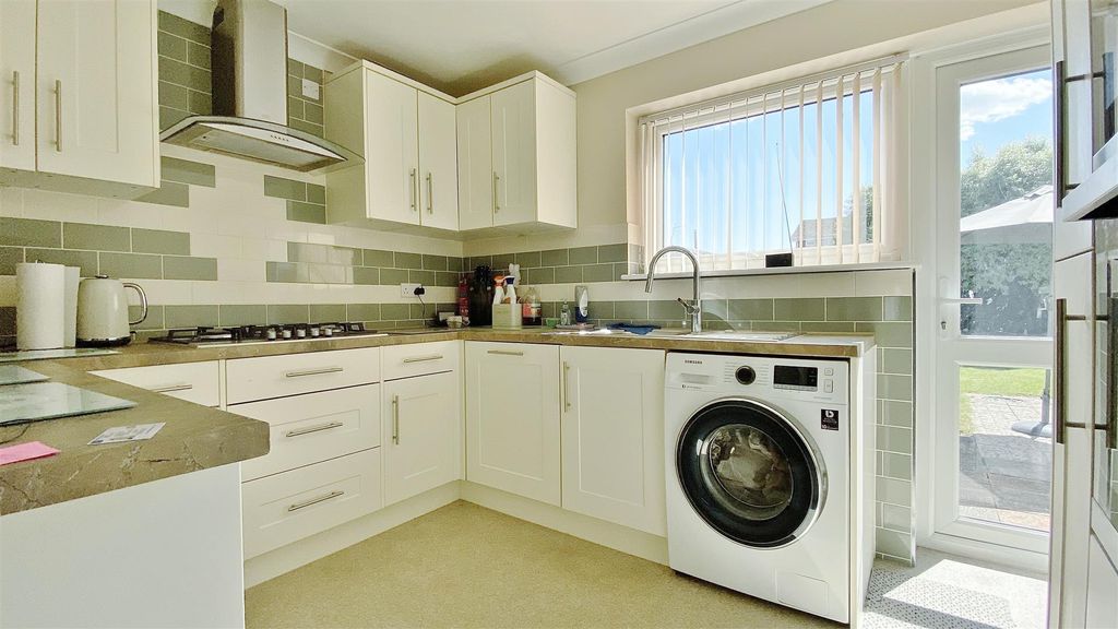 Property photo 2 of 13 Kitchen