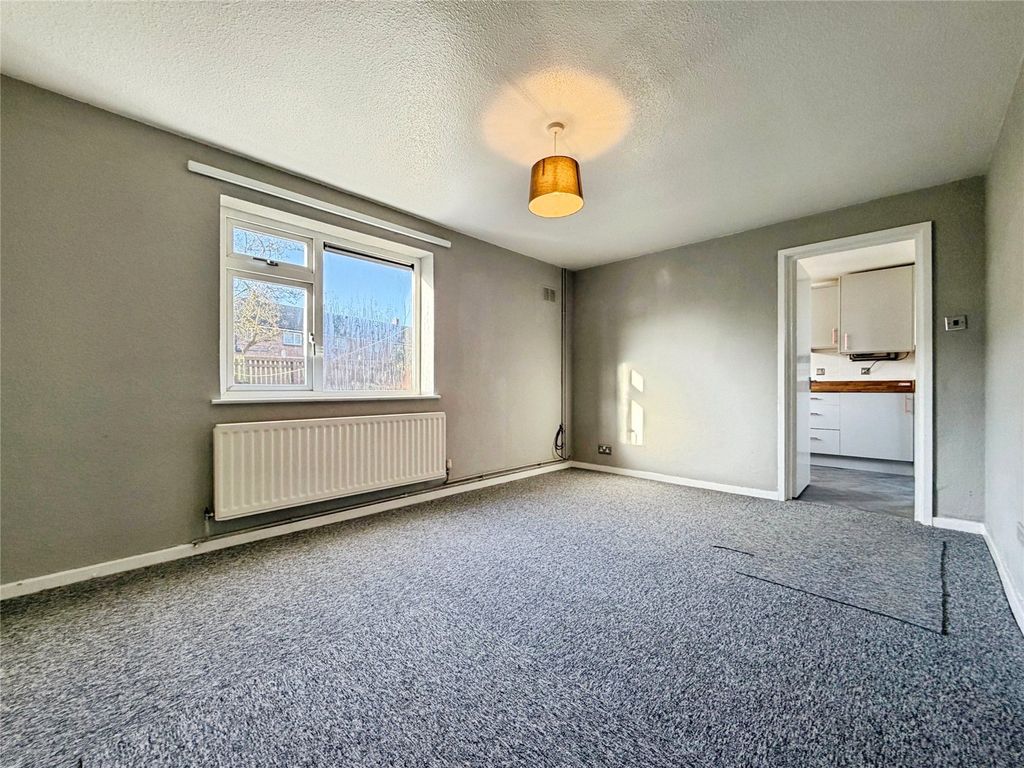 Property photo 2 of 15 Lounge