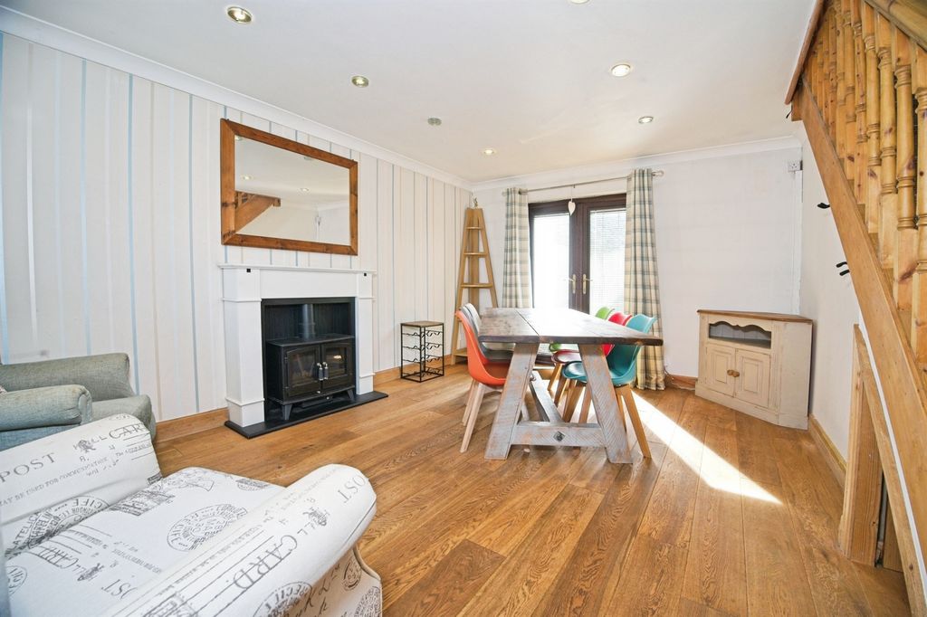 Property photo 2 of 24