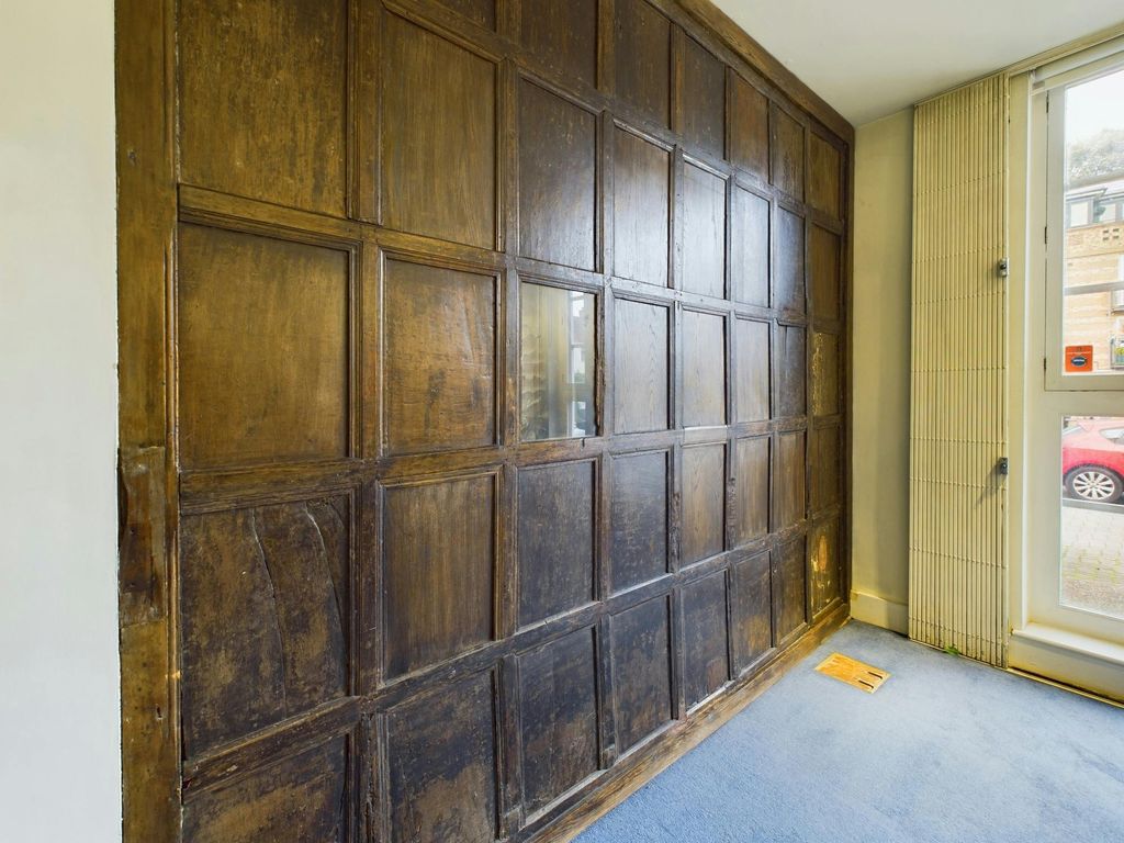 Property photo 2 of 16 Panelling