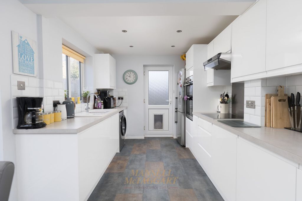 Property photo 3 of 26