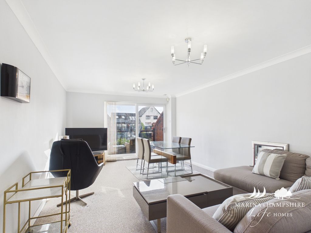 Property photo 3 of 24 Cam03915G0-Pr0029-Still025