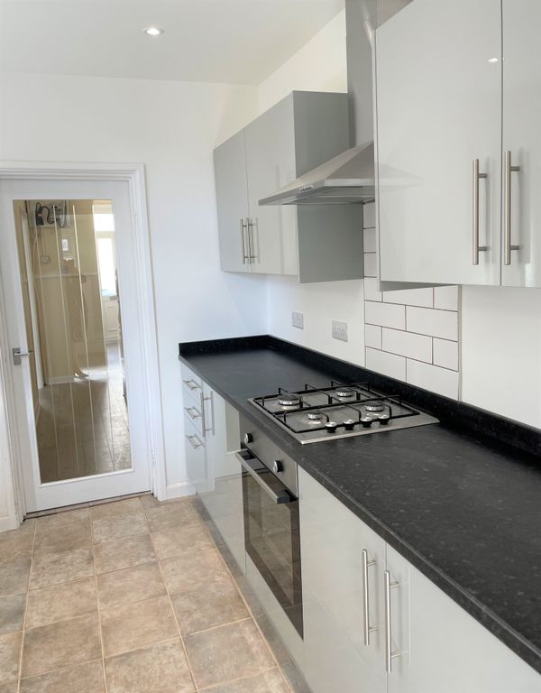 Property photo 3 of 16 Kitchen