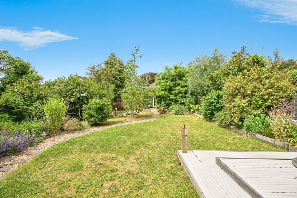 Property photo 2 of 17 Picture No. 21