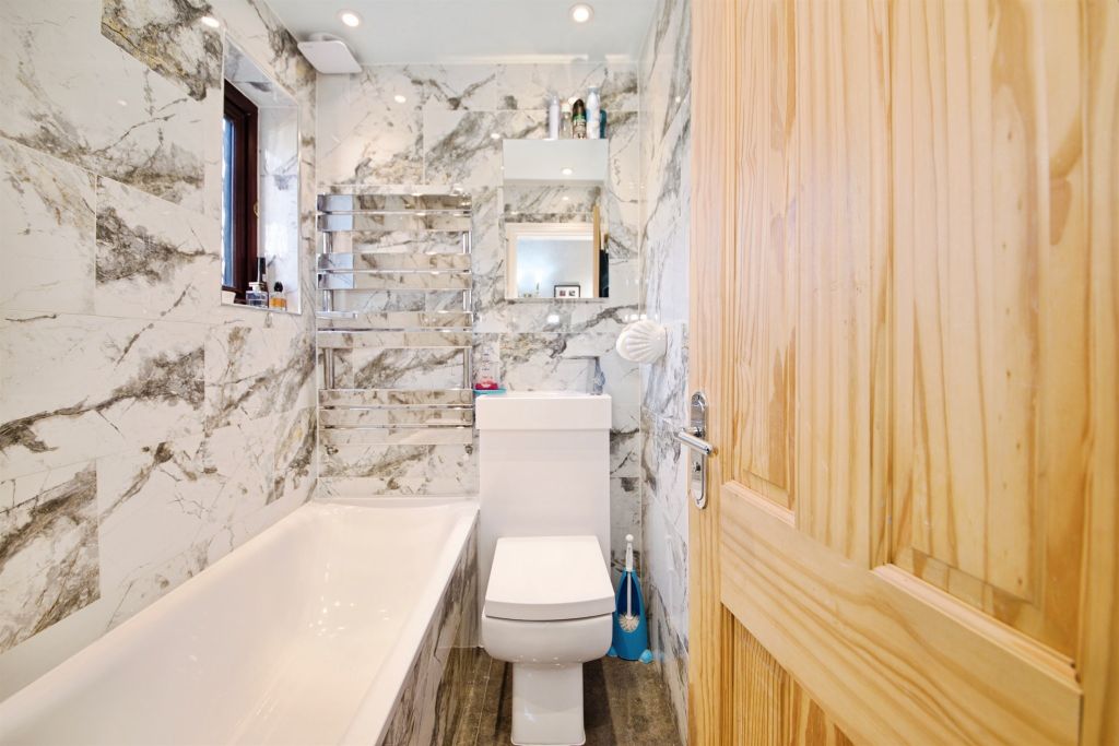 Additional image 8 of 4 bed semi-detached house for saleWood Lane, Dagenham RM8
