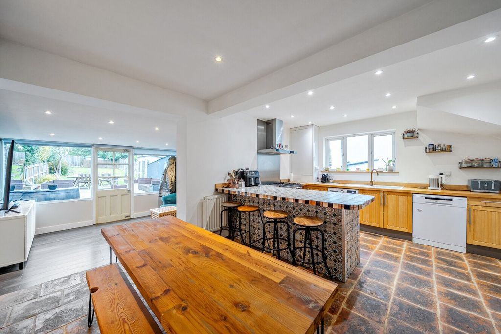 Property photo 2 of 21 Picture No. 22