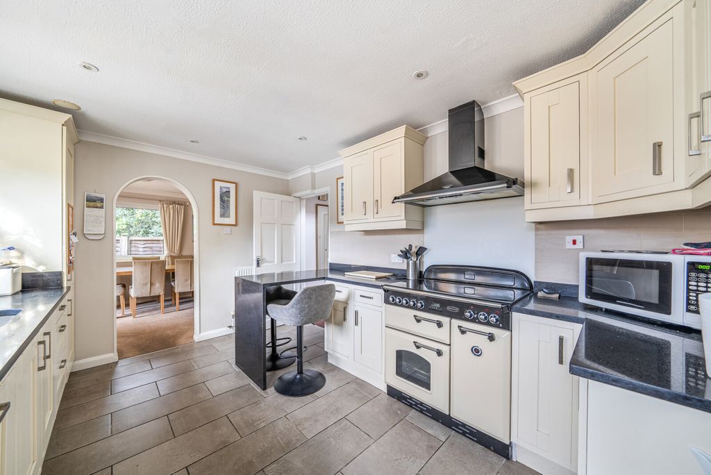 Property photo 3 of 21 1383400-14-691Ef8...