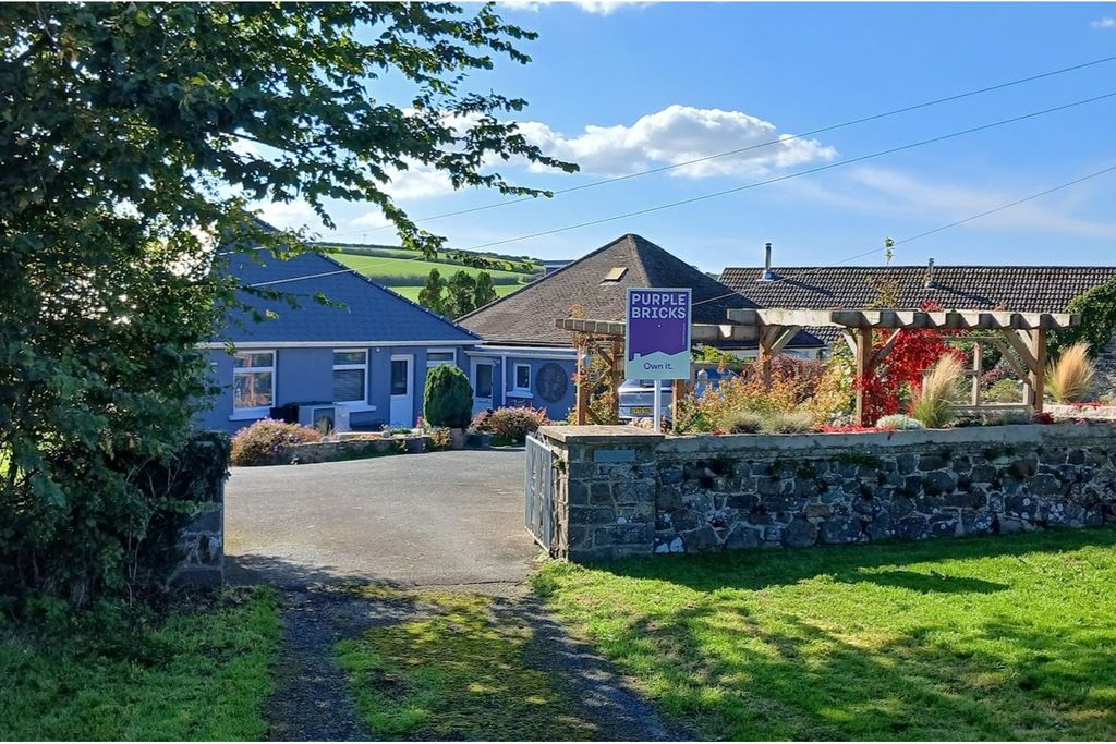 Property photo 2 of 29
