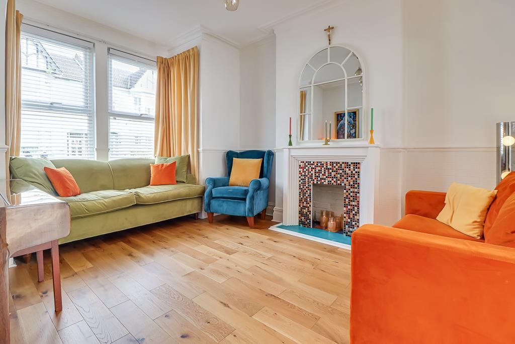 Property photo 2 of 21 Lounge