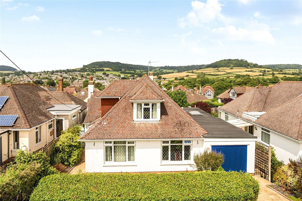 Property photo 2 of 19 Picture No. 31