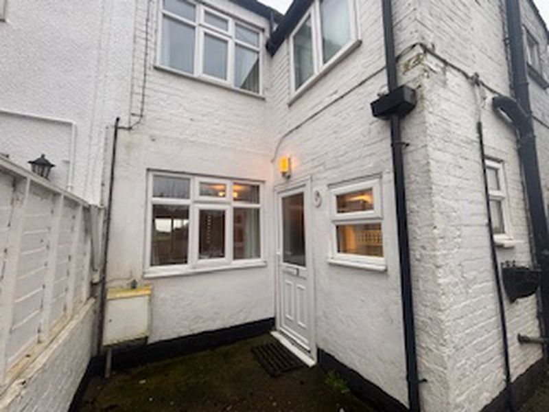 Property photo 1 of 8 Photo 7