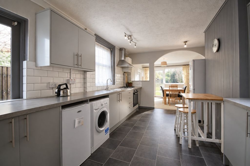 Property photo 2 of 12 5317872