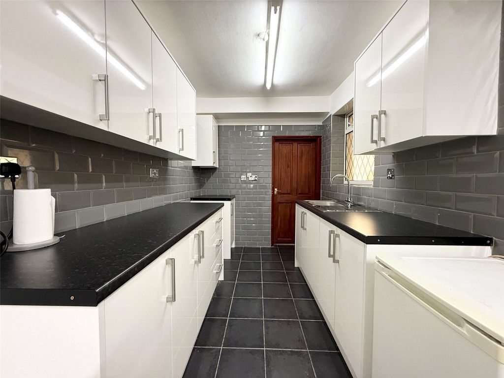 Property photo 2 of 12 Picture No. 03