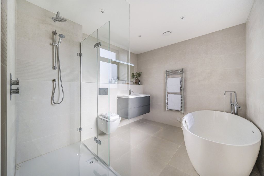 Property photo 3 of 13 Show Home