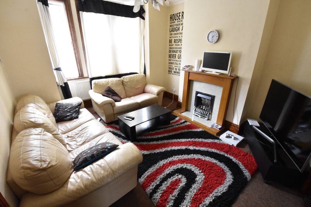 Property photo 2 of 10 4467293