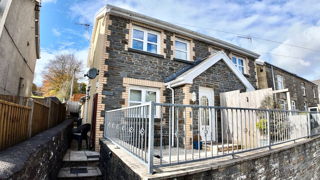 Property photo 1 of 31