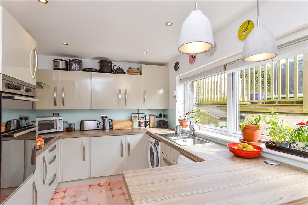 Property photo 2 of 12 Kitchen/ Breakfast Room