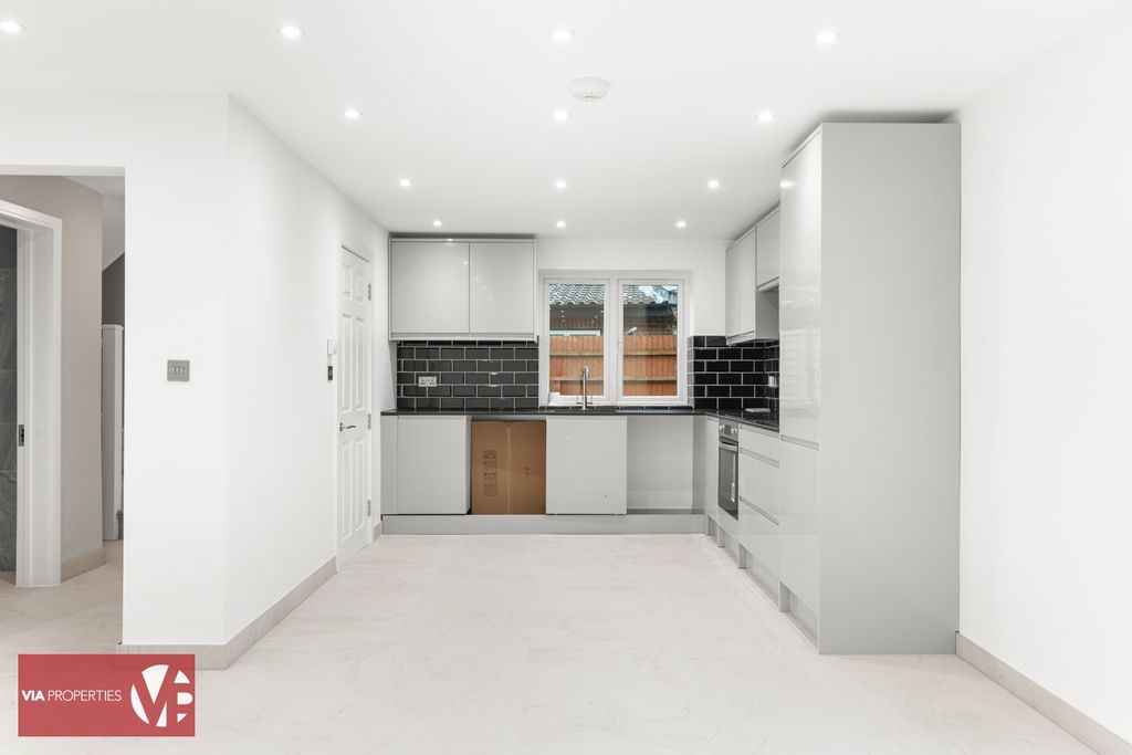 Property photo 3 of 28 Photo 20