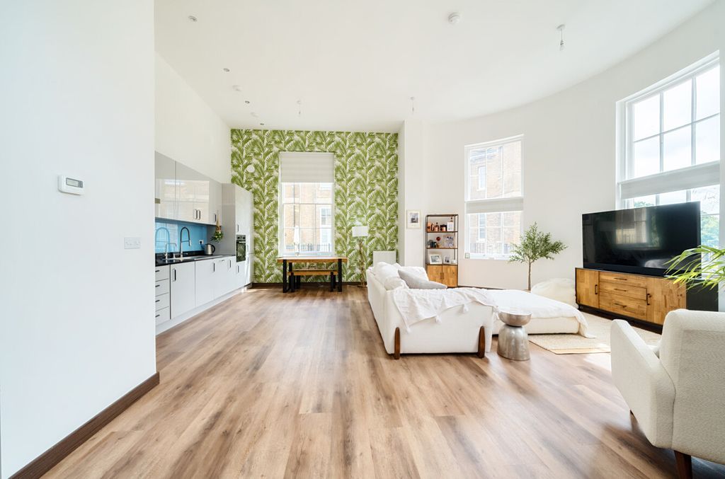 Property photo 2 of 21 1334300-10-6895E5...