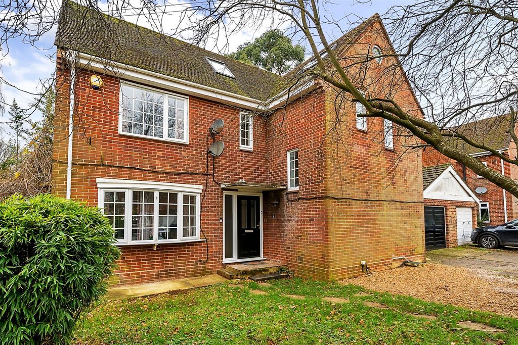 Property photo 1 of 32