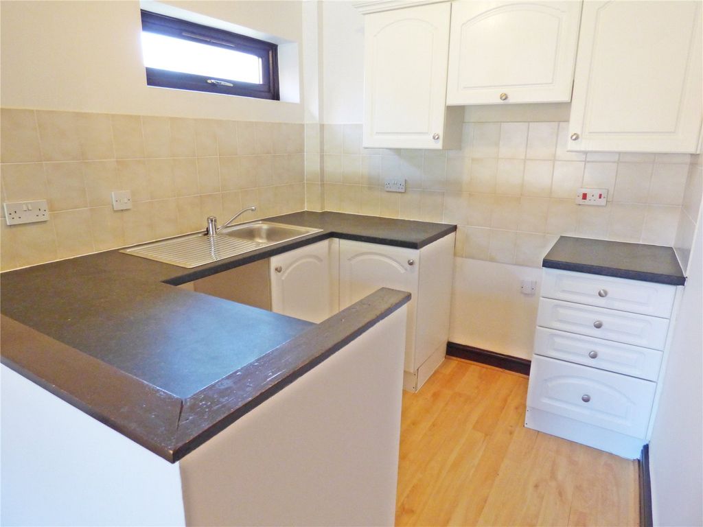 Property photo 3 of 8 Picture No. 11