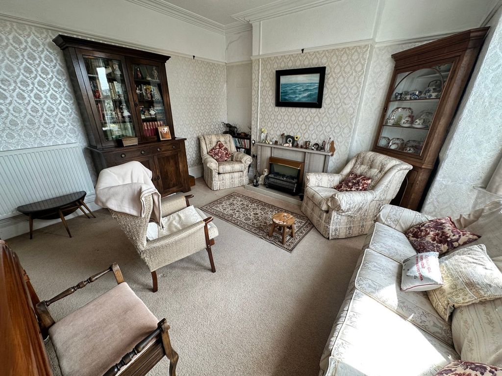 Property photo 2 of 23