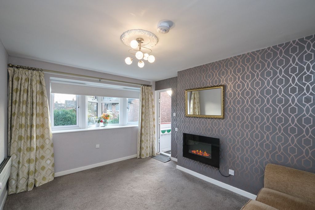 Property photo 3 of 28 3 Crofton Gdns-18643