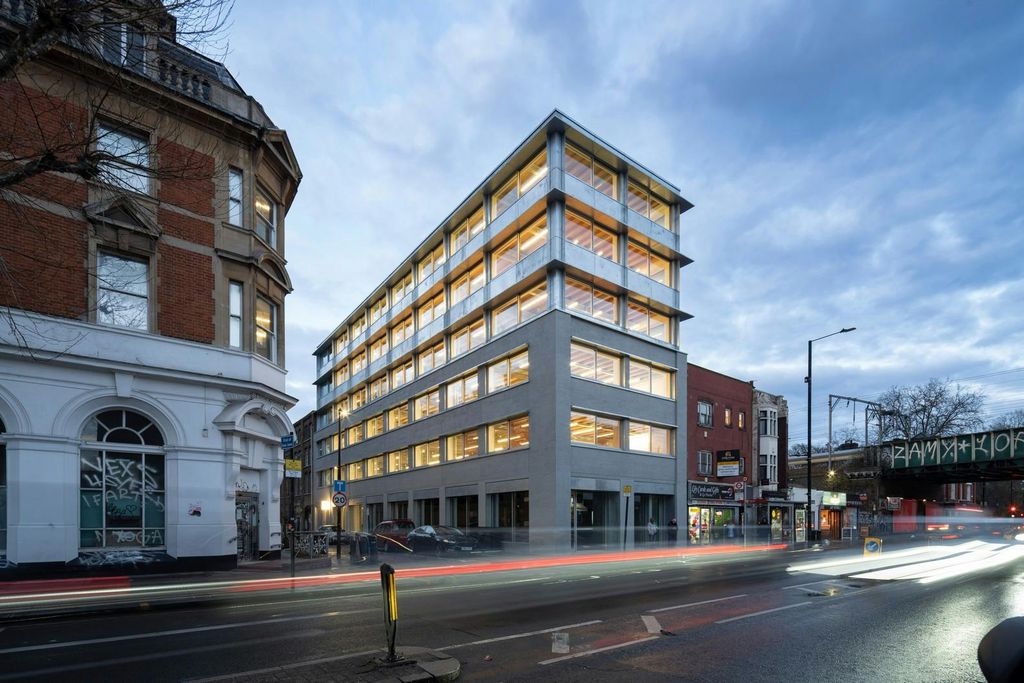 Property photo 1 of 16 External