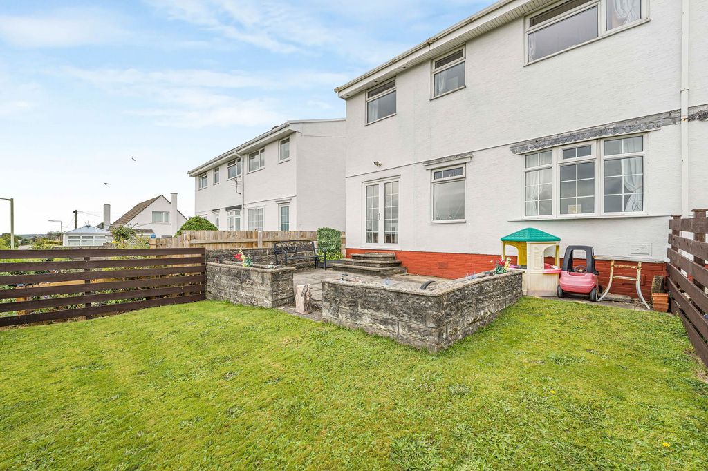 Property photo 3 of 26
