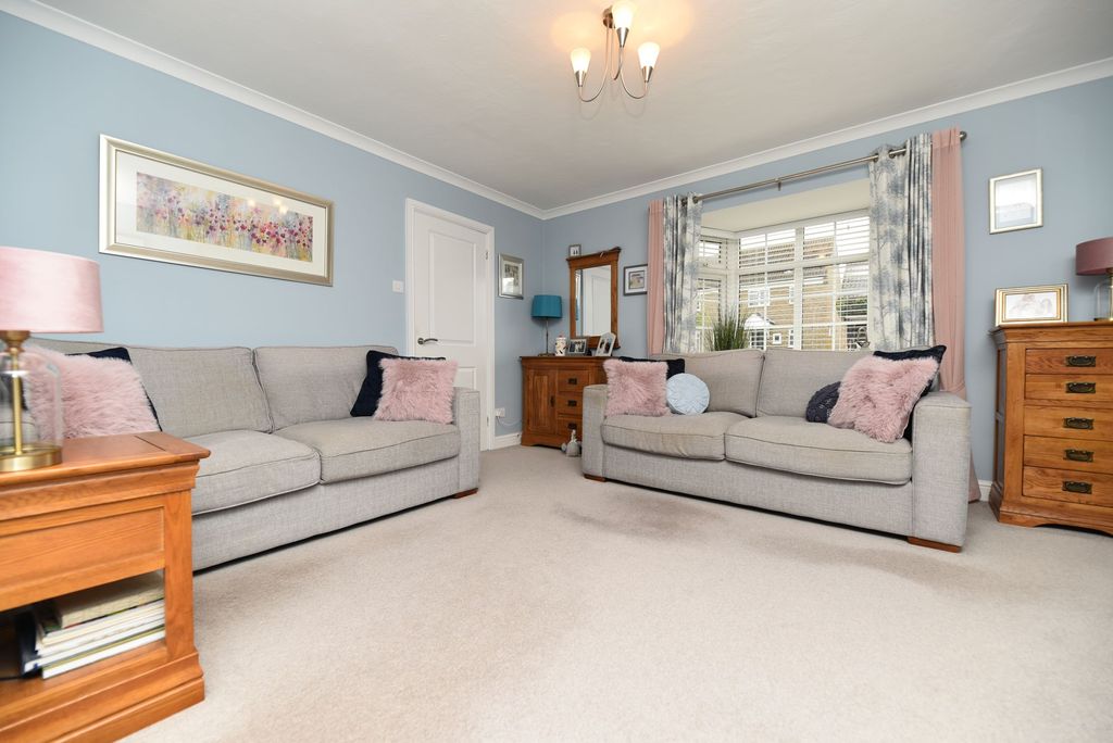 Property photo 2 of 21