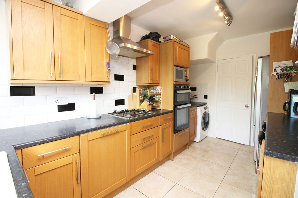 Property photo 2 of 23