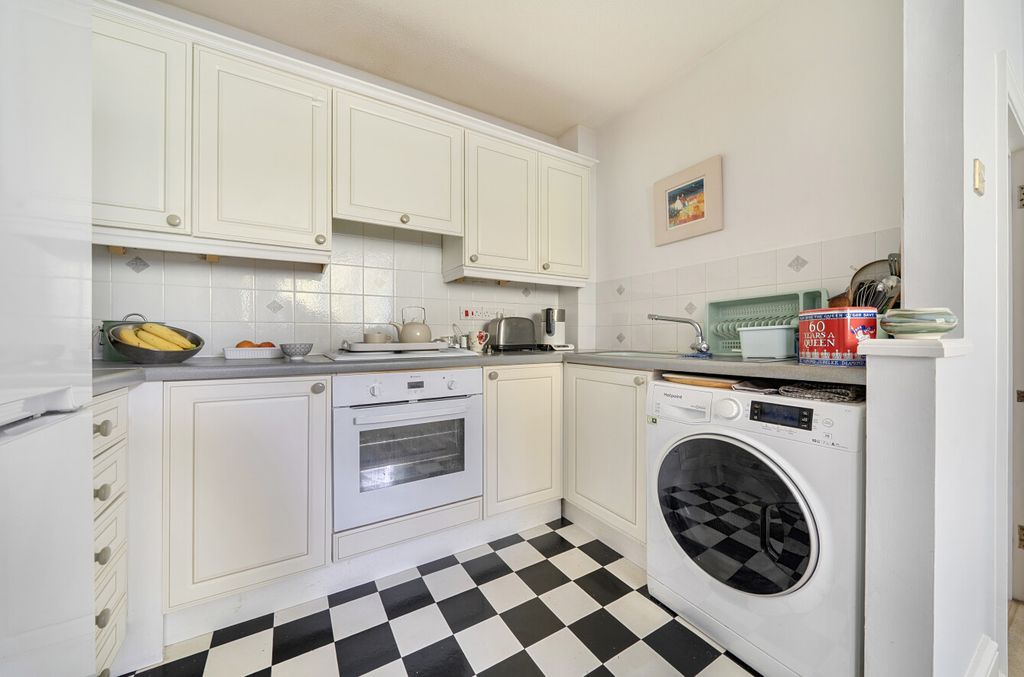Property photo 3 of 12 1-6A518Fffefa10-1...