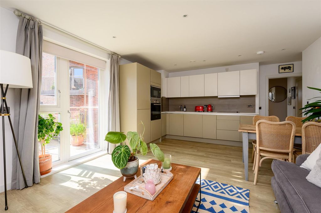 Property photo 1 of 17 Open Plan