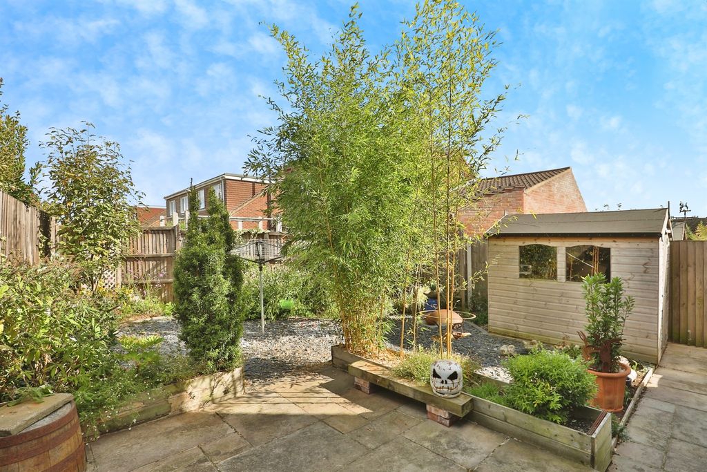 Property photo 2 of 23