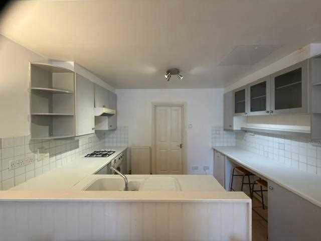 Property photo 2 of 5 Kitchen