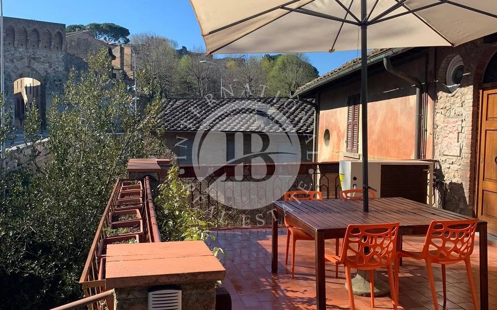 Property photo 3 of 25