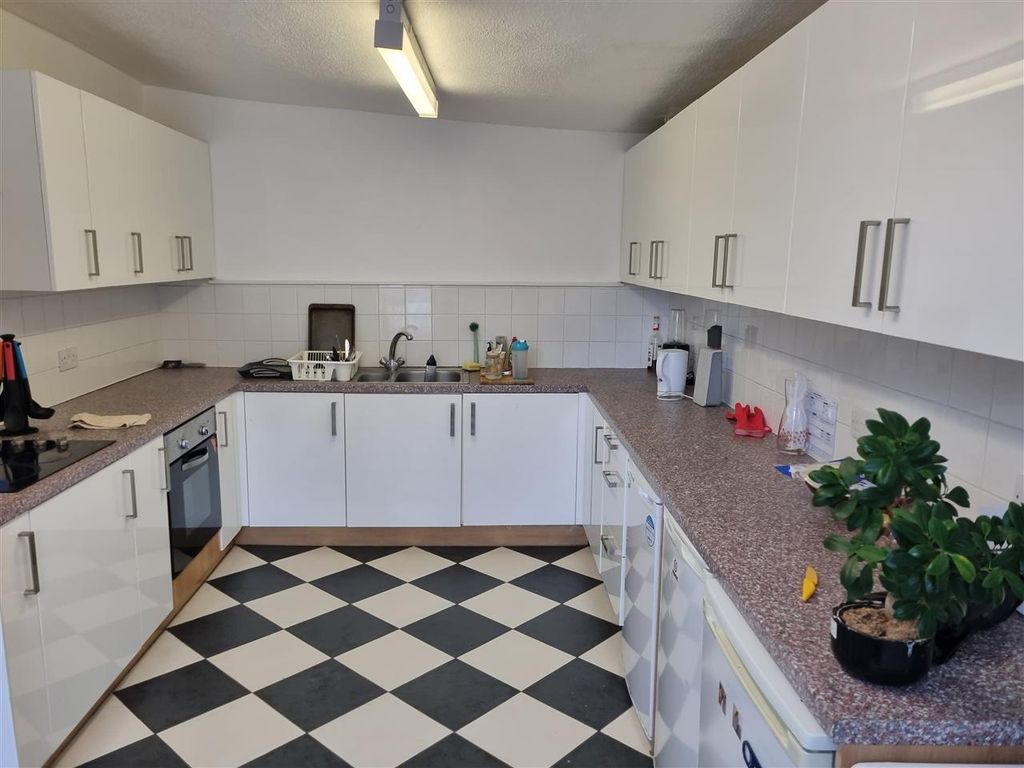 Property photo 2 of 4