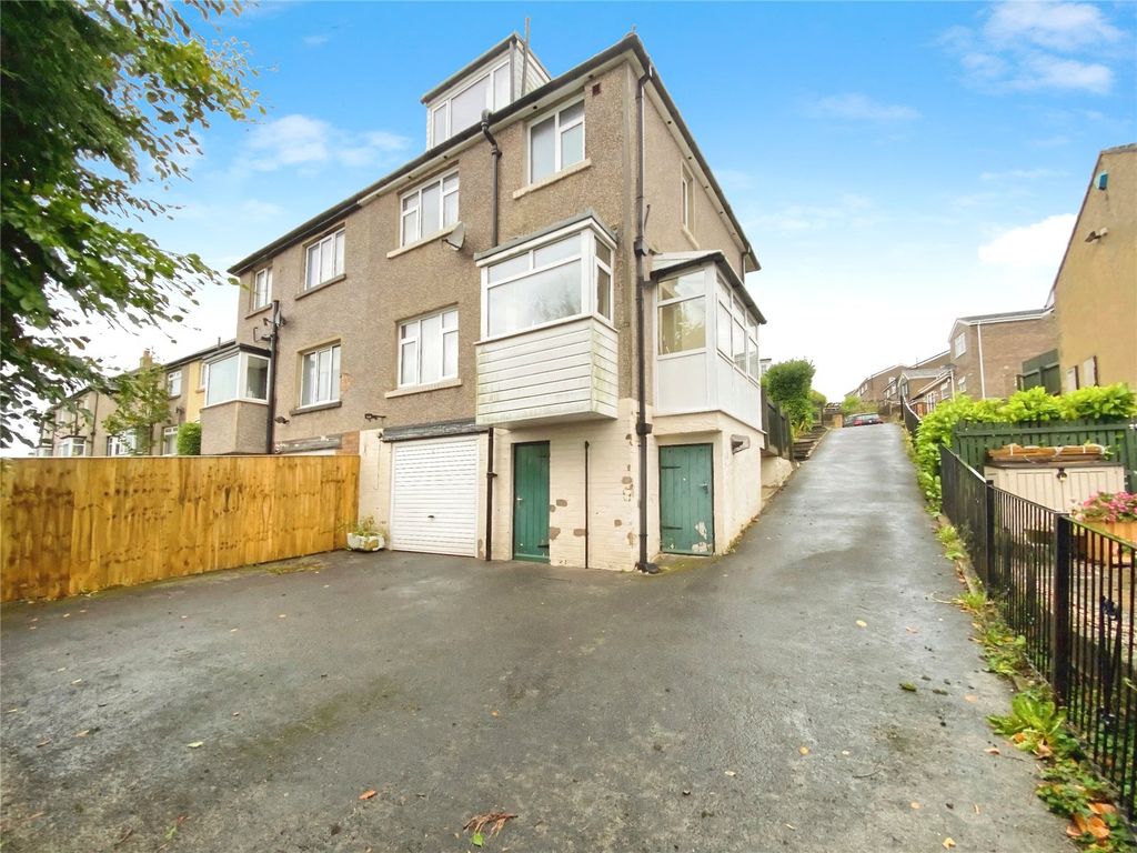 Property photo 2 of 16 Picture No. 12