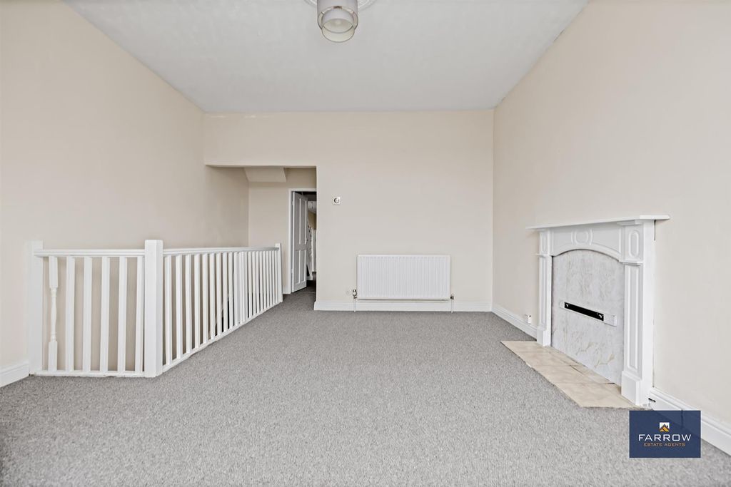 Property photo 2 of 18 Living Room
